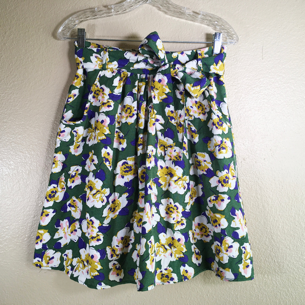 Modbe Green Floral Pattern Skirt with Pockets